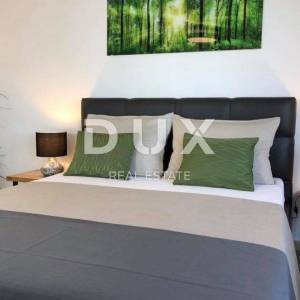 OPATIJA, IKA, LOVRAN - kuća / villa 500m2 s 8 apartmna i s pogledom na more i bazenom + okoliš 900m2