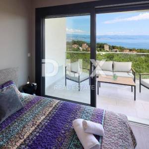OPATIJA, IKA - luksuzni dvoetažni stan na mirnoj lokaciji s dvije terase i panoramskim pogledom na more