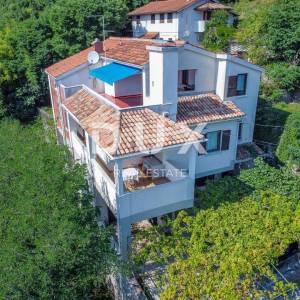 OPATIJA, IKA - PRILIKA! Samostojeća kuća na samo 80m od mora!