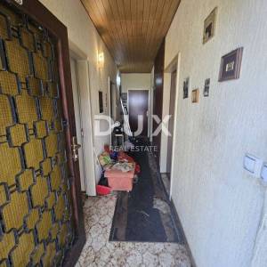OPATIJA, IKA - stan 80m2, DB+2S, prizemlje, s pogledom na more i velikom terasom + okućnica cca 125m2