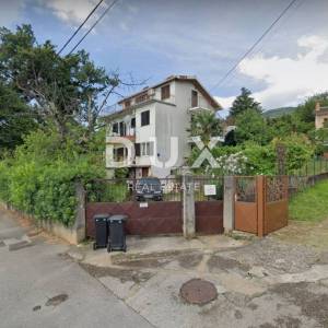 OPATIJA, IKA - stan 80m2, DB+2S, prizemlje, s pogledom na more i velikom terasom + okućnica cca 125m2