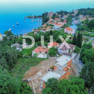 OPATIJA, IKA - stan u novogradnji s terasom i panoramskim pogledom na more, 260 metara od plaže