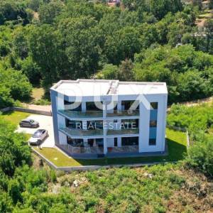 OPATIJA, IKA - stan u novogradnji 135m2 + krovna terasa 77m2, panoramski pogled na more
