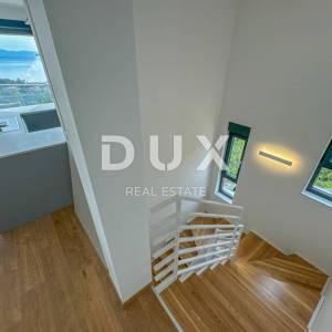 OPATIJA, IKA - stan u novogradnji 135m2 + krovna terasa 77m2, panoramski pogled na more