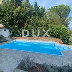 OPATIJA, IKA - stan u prizemlju s bazenom i pogledom na more! PRILIKA!
