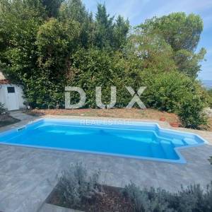 OPATIJA, IKA - stan u prizemlju s bazenom i pogledom na more! PRILIKA!