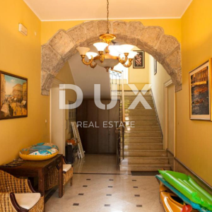 OPATIJA, IKA – turističko - poslovna vila