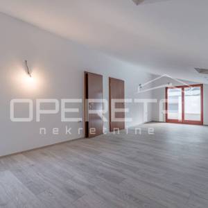 OPATIJA – Impozantna vila s panoramskim pogledom, 650 m od mora!
