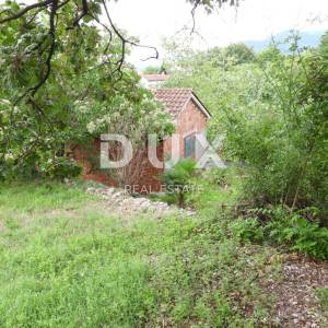 OPATIJA, KASTAV, TRINAJSTIĆI- kuća 110m2 s pogledom na more + garaža 90m2 + pomoćne zgrade 45m2 + okoliš 4100m2