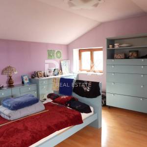 OPATIJA, KASTAV, TRINAJSTIĆI- kuća 110m2 s pogledom na more + garaža 90m2 + pomoćne zgrade 45m2 + okoliš 4100m2