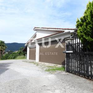 OPATIJA, KASTAV, TRINAJSTIĆI- kuća 110m2 s pogledom na more + garaža 90m2 + pomoćne zgrade 45m2 + okoliš 4100m2