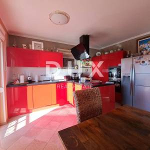 OPATIJA, KASTAV - Vila/kuća, 260 m2 s pogledom, na parceli od 1600 m2