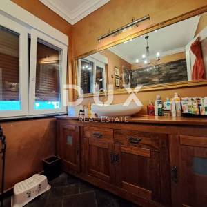 OPATIJA, KASTAV - Vila/kuća, 260 m2 s pogledom, na parceli od 1600 m2