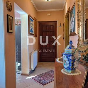 OPATIJA, KASTAV - Vila/kuća, 260 m2 s pogledom, na parceli od 1600 m2