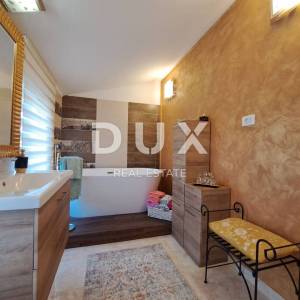 OPATIJA, KASTAV - Vila/kuća, 260 m2 s pogledom, na parceli od 1600 m2