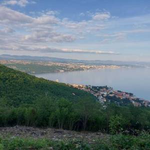 OPATIJA, KOLAVIĆI- građevinsko zemljište 7533m2 s panoramskim pogledom na more za obiteljsku kuću/ villu/ stambenu zgradu-stano...