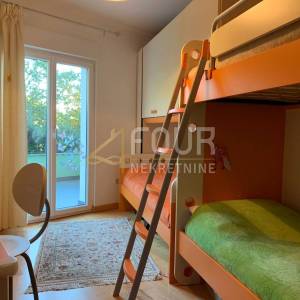 Opatija, komforan stan, 3s+db, sauna, prekrasna terasa, garažno mjesto