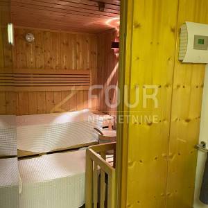 Opatija, komforan stan, 3s+db, sauna, prekrasna terasa, garažno mjesto