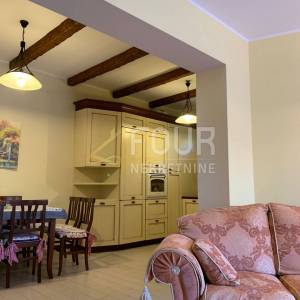 Opatija, komforan stan, 3s+db, sauna, prekrasna terasa, garažno mjesto