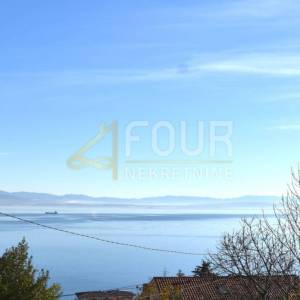 Opatija, kuća s 4 stana, garažom i okućnicom, 500m od mora!
