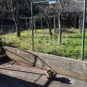 Opatija, kuća s 4 stana, garažom i okućnicom, 500m od mora!