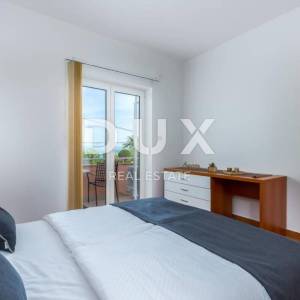 OPATIJA, LOVRAN- apartmanska zgrada od 700m2 s bazenom + 6000m2 zemljišta s građevnom dozvolom za wellness resort s 28 soba...