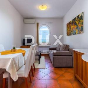 OPATIJA, LOVRAN- apartmanska zgrada od 700m2 s bazenom + 6000m2 zemljišta s građevnom dozvolom za wellness resort s 28 soba...