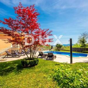 OPATIJA, LOVRAN- apartmanska zgrada od 700m2 s bazenom + 6000m2 zemljišta s građevnom dozvolom za wellness resort s 28 soba...