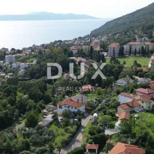 OPATIJA, LOVRAN- apartmanska zgrada od 700m2 s bazenom + 6000m2 zemljišta s građevnom dozvolom za wellness resort s 28 soba...