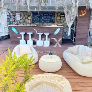 OPATIJA, LOVRAN- apartmanska zgrada od 700m2 s bazenom + 6000m2 zemljišta s građevnom dozvolom za wellness resort s 28 soba...