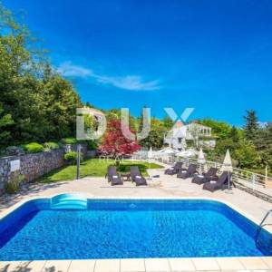 OPATIJA, LOVRAN- apartmanska zgrada od 700m2 s bazenom + 6000m2 zemljišta s građevnom dozvolom za wellness resort s 28 soba...