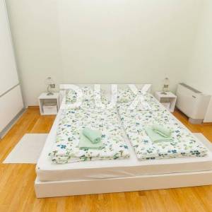 OPATIJA, LOVRAN- atraktivna vila 380m2 s panoramskim pogledom na more i bazenom + okoliš 700m2
