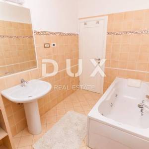 OPATIJA, LOVRAN- atraktivna vila 380m2 s panoramskim pogledom na more i bazenom + okoliš 700m2