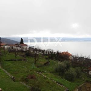OPATIJA, LOVRAN, DOBREĆ- dvojna kuća 280m2 s panoramskim pogledom na more + okoliš  350m2 