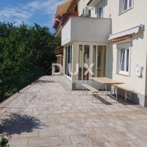OPATIJA, LOVRAN, DOBREĆ- dvojna kuća 280m2 s panoramskim pogledom na more + okoliš  350m2 