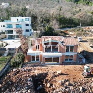 OPATIJA, LOVRAN, IKA - villa 230 m2 s panoramskim pogledom na more i bazenom + uređena okućnica 930 m2!!! PRILIKA!!!