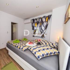 OPATIJA, LOVRAN, IKA- villa 380m2 s panoramskim pogledom na more i bazenom + uređena okućnica 700m2