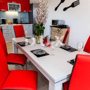 OPATIJA, LOVRAN, IKA- villa 380m2 s panoramskim pogledom na more i bazenom + uređena okućnica 700m2