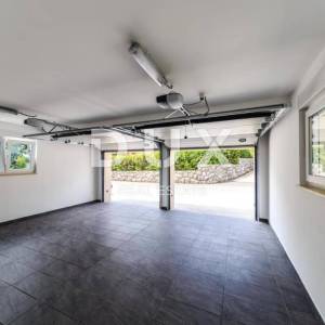 OPATIJA, LOVRAN, IKA- villa 380m2 s panoramskim pogledom na more i bazenom + uređena okućnica 700m2