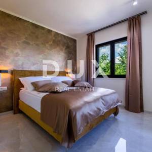 OPATIJA, LOVRAN - jedinstvena vila blizu Opatije s unutarnjim bazenom, panoramski pogled na more, okružena zelenilom