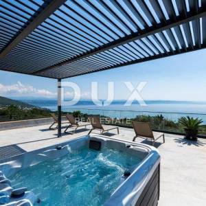 OPATIJA, LOVRAN - jedinstvena vila blizu Opatije s unutarnjim bazenom, panoramski pogled na more, okružena zelenilom