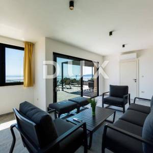 OPATIJA, LOVRAN - jedinstvena vila blizu Opatije s unutarnjim bazenom, panoramski pogled na more, okružena zelenilom