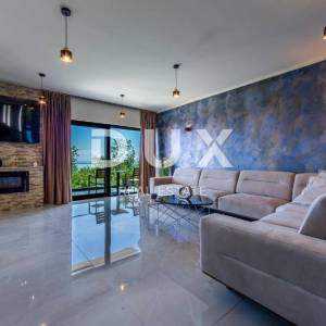 OPATIJA, LOVRAN - jedinstvena vila blizu Opatije s unutarnjim bazenom, panoramski pogled na more, okružena zelenilom