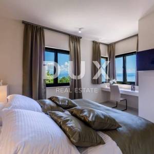 OPATIJA, LOVRAN - jedinstvena vila blizu Opatije s unutarnjim bazenom, panoramski pogled na more, okružena zelenilom