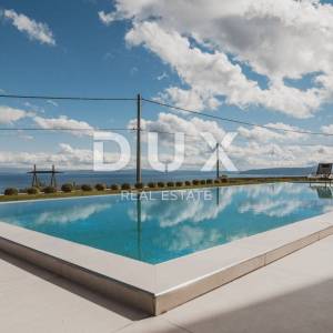 OPATIJA, LOVRAN, LIGANJ - stan u vili s bazenom 120m2+terasa 26m2 s panoramskim pogledom na more + okoliš 163m2