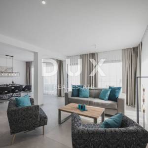 OPATIJA, LOVRAN, LIGANJ - stan u vili s bazenom 120m2+terasa 26m2 s panoramskim pogledom na more + okoliš 163m2