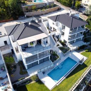 OPATIJA, LOVRAN, LIGANJ - stan u vili s bazenom 120m2+terasa 26m2 s panoramskim pogledom na more + okoliš 163m2