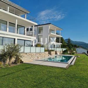 OPATIJA, LOVRAN, LIGANJ - stan u vili s bazenom 120m2+terasa 26m2 s panoramskim pogledom na more + okoliš 163m2