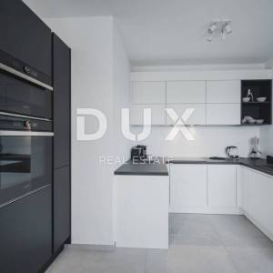 OPATIJA, LOVRAN, LIGANJ - stan u vili s bazenom 120m2+terasa 26m2 s panoramskim pogledom na more + okoliš 163m2