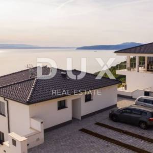 OPATIJA, LOVRAN, LIGANJ - Stan u vili s bazenom 120m2+terasa 27m2s panoramskim pogledom na more + okoliš 105m2